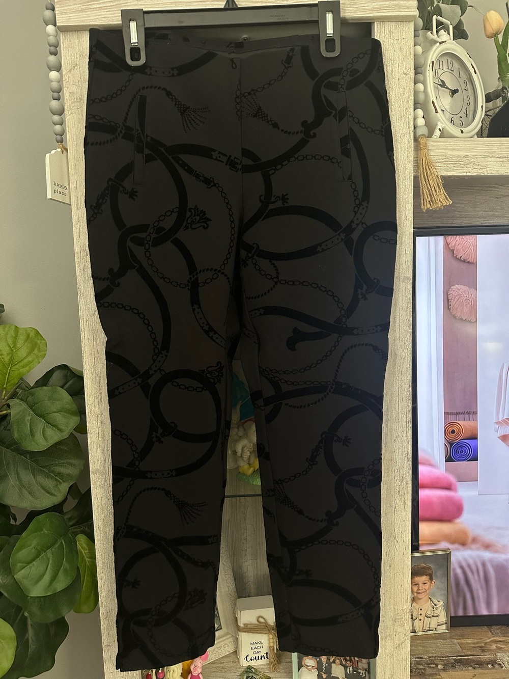 Chico's Black Chain-Print Ankle Pants